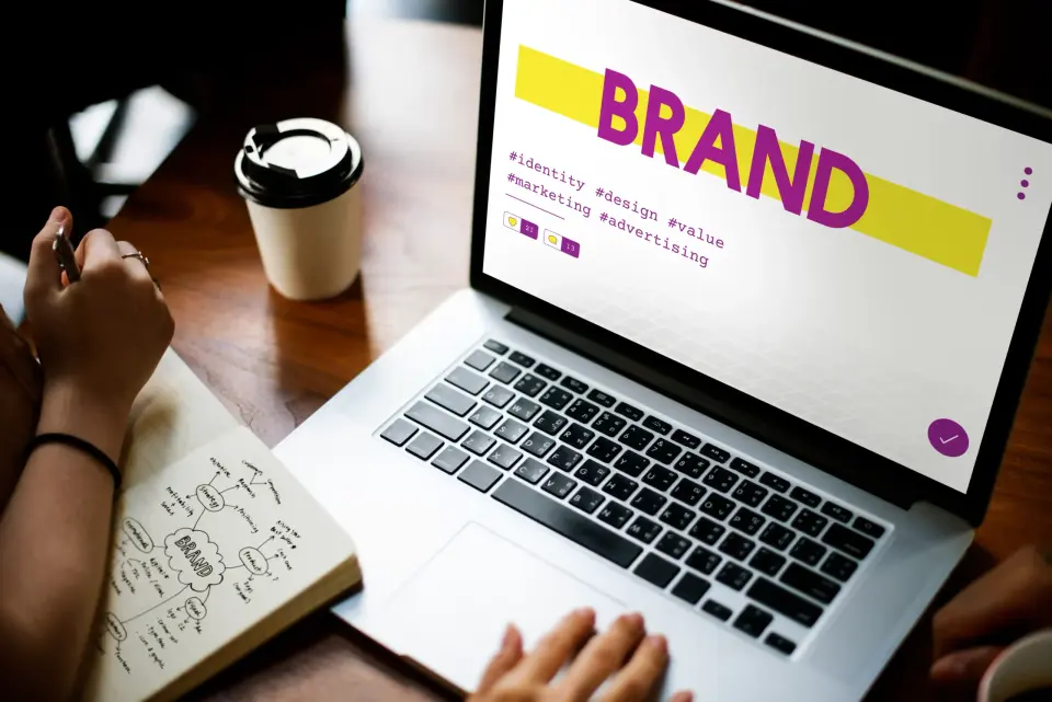Menyusun strategi untuk rebranding