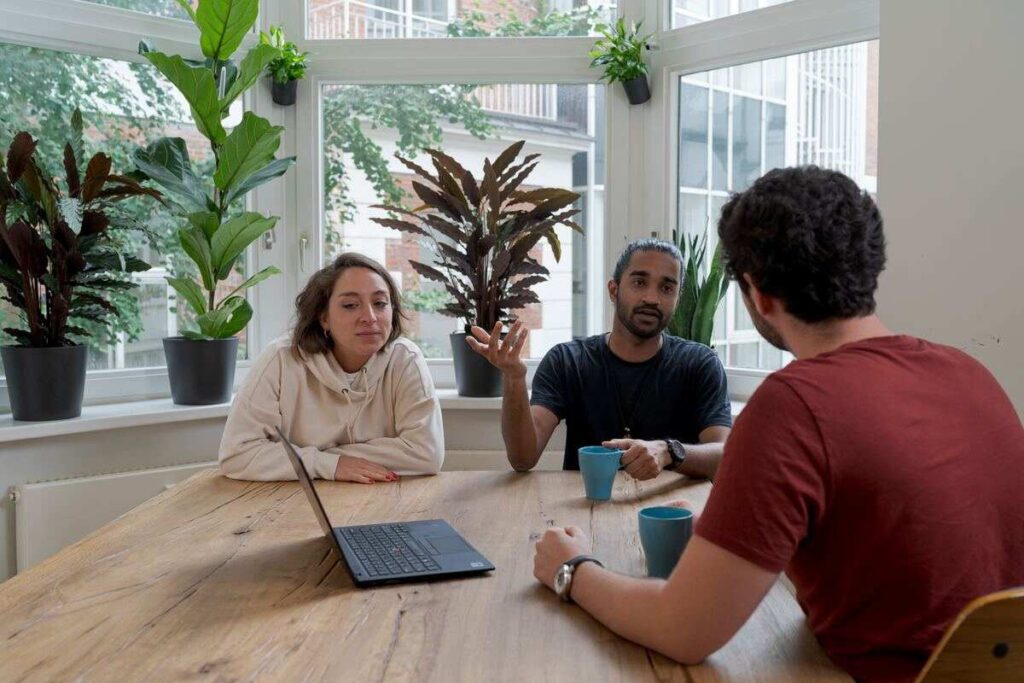 B2C: Pengertian, Tipe, Contoh, dan Perbedaannya dengan B2B 9 model bisnis b2c atau business to customer