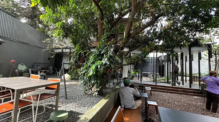 two cents cafe di bandung